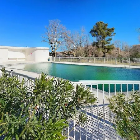 With Swimming Pool * Sérignan